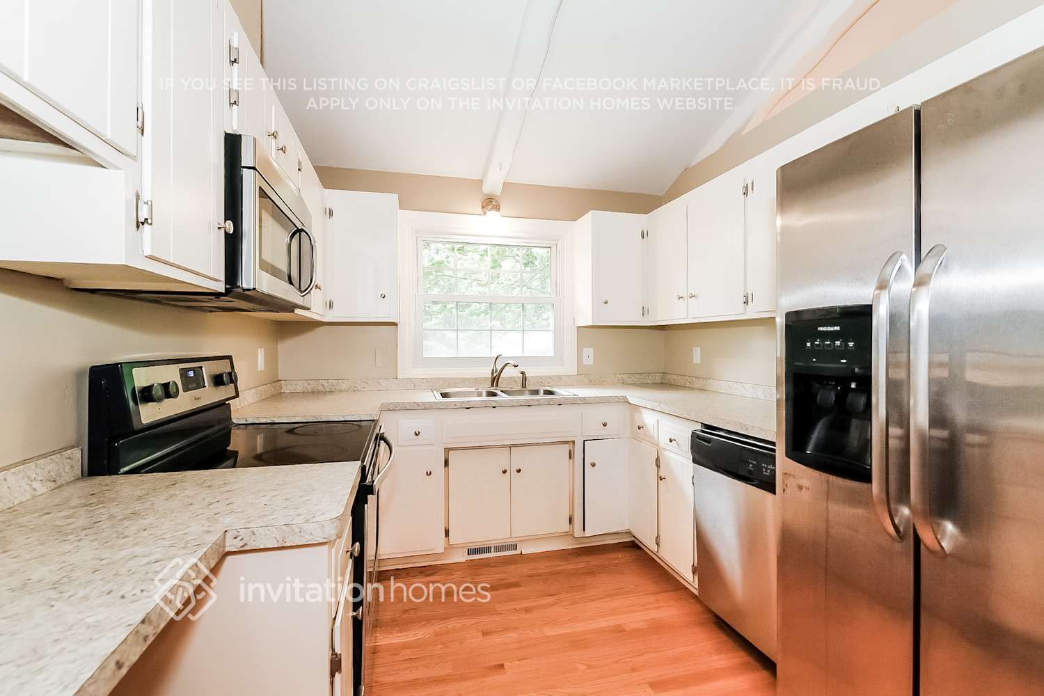 Building Photo - 1716 Lamplight Dr