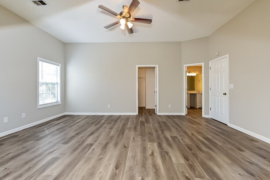 Building Photo - 1603 Blossom Dr