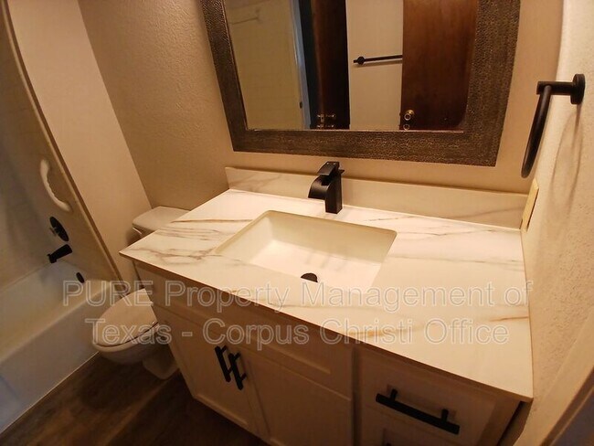 Building Photo - 5001 Middlecoff Cir