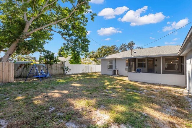 Building Photo - 3505 Prescott St N