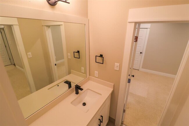 Building Photo - 5213 Pinemont Creek Ln