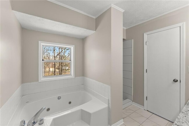 Building Photo - 175 Cedar Ridge Dr