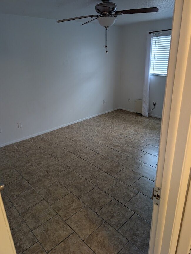 Building Photo - 411 Marjon Ave