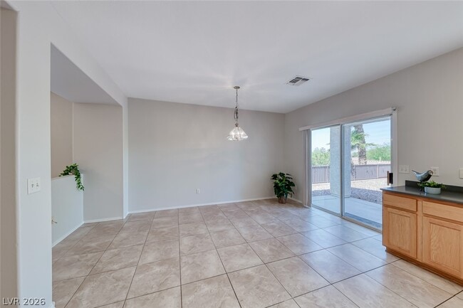 Building Photo - 2343 Schaeffer Hills Dr