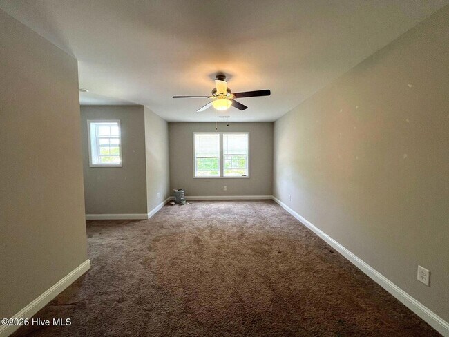 Building Photo - 203 S Pine St