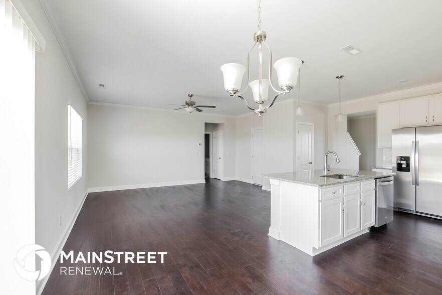 Building Photo - 2115 Vecchio Dr