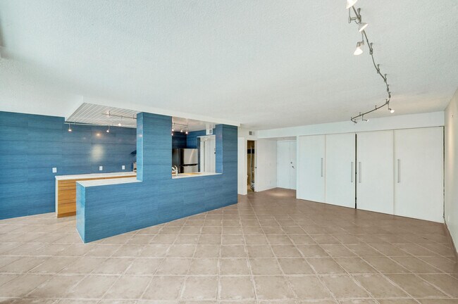 Building Photo - 1620 S Ocean Blvd