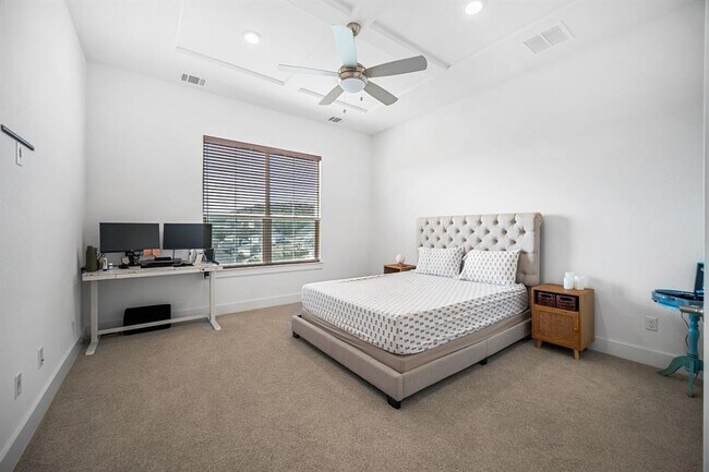 Building Photo - 303 Cartwheel Bend