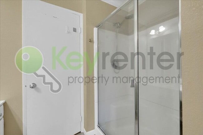 Building Photo - 2254 Woodside Ln