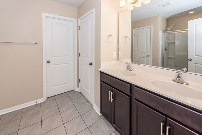 Building Photo - 3 Bedroom, 2.5 Bathroom Home in Hunters Bend - Ladson