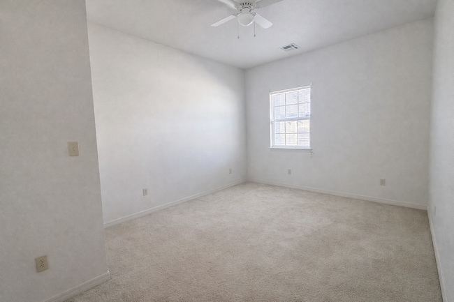 Building Photo - 508 E Grant Ave