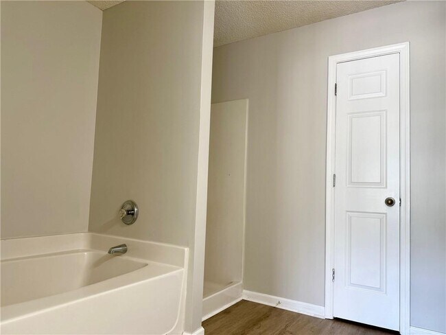 Building Photo - 5481 Sierra Tr