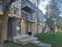 Building Photo - 416 E Bailey Rd