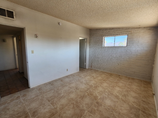 Building Photo - 7049 E Elbow Bay Dr