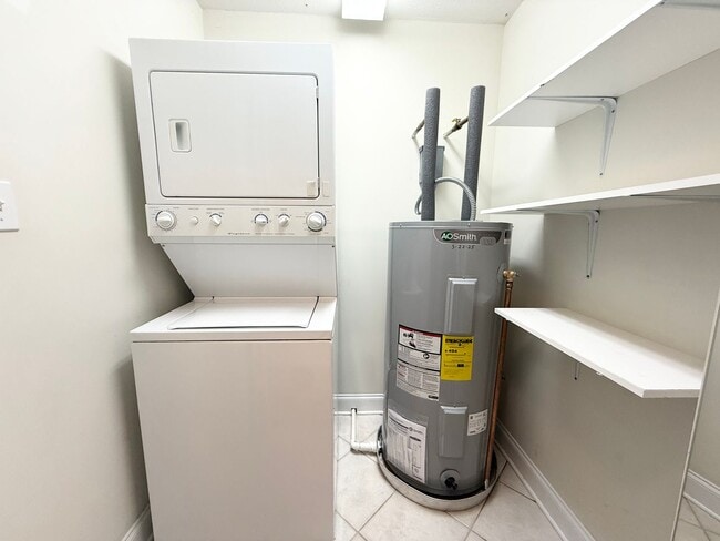 Building Photo - 2441 Hallerins Ct