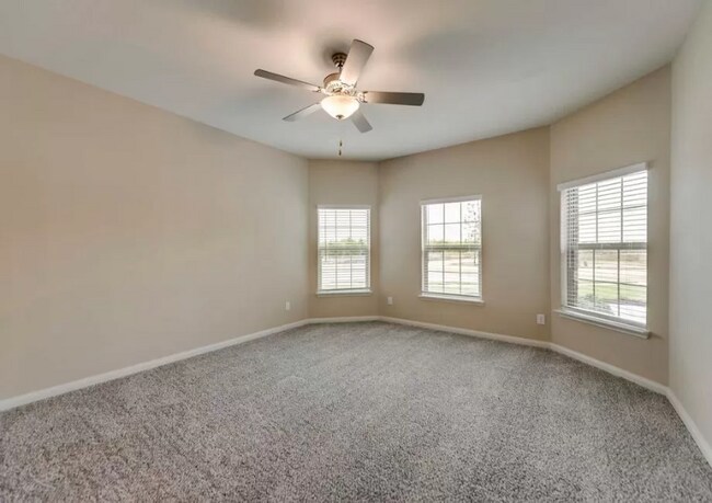 Building Photo - 232 Enchanted Way
