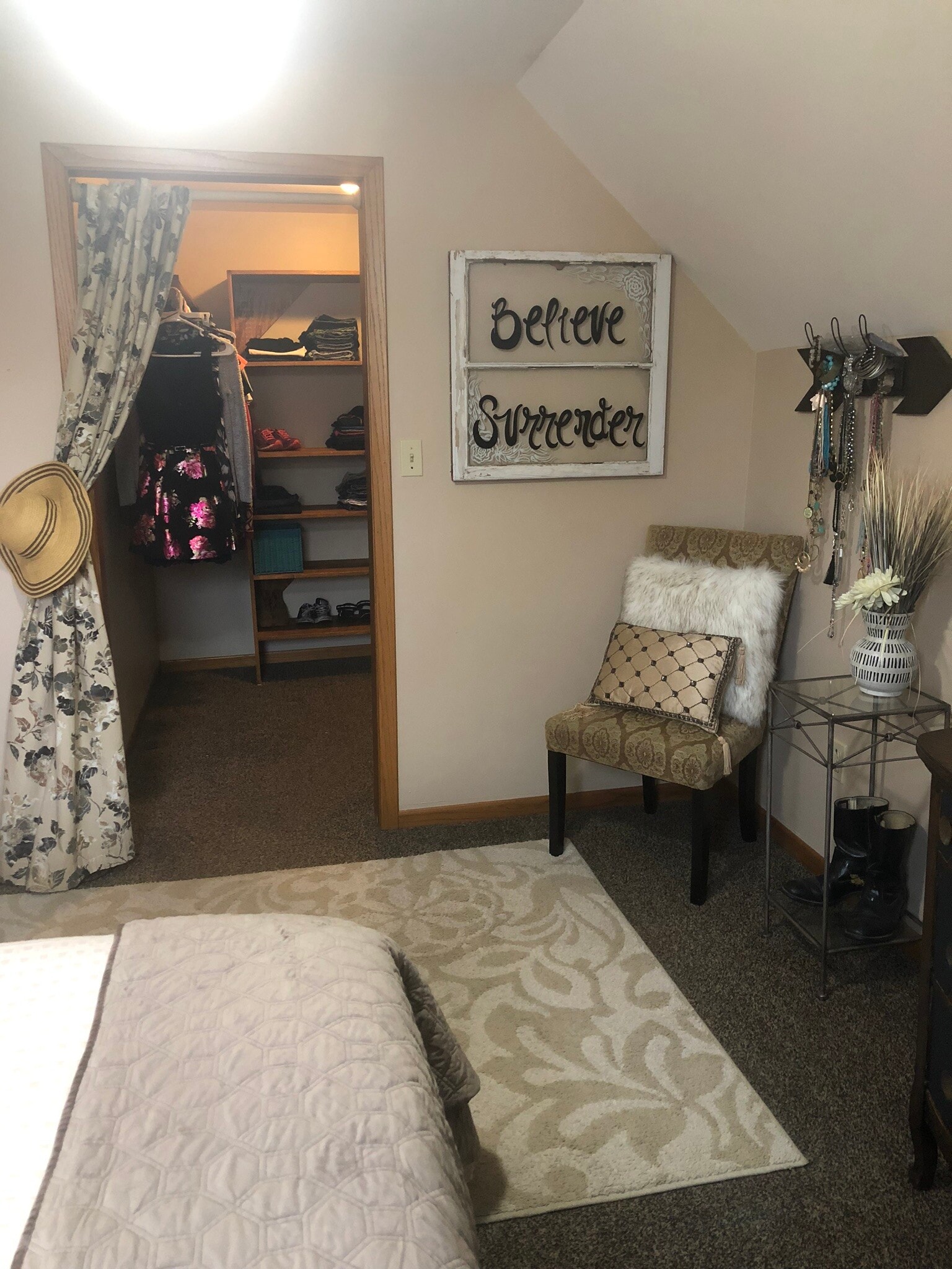 Main bedroom/walk in closet - 800 Monroe St