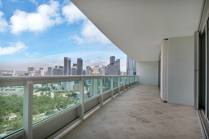 Building Photo - 1643 Brickell Ave