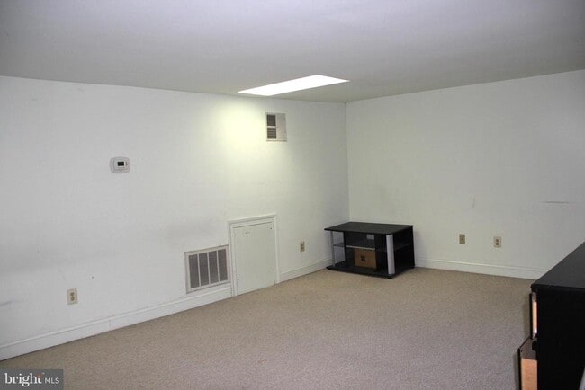 Building Photo - 88 Highpoint Dr