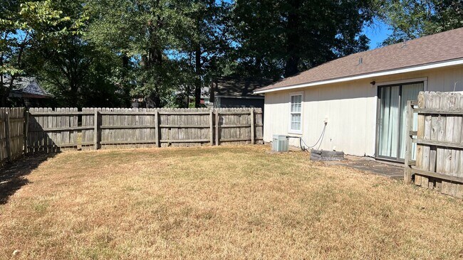 Building Photo - 2209 S Hartford Cove