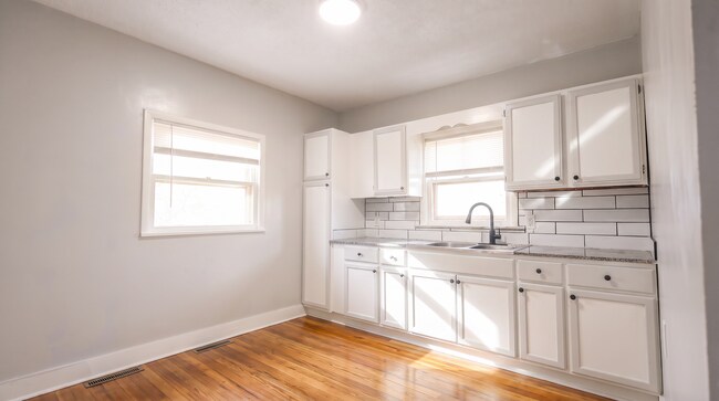 Building Photo - 3440 E 145th St