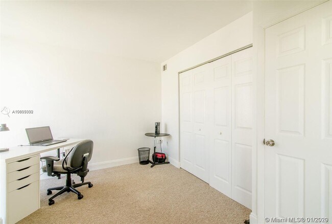 Building Photo - 9030 SW 125th Ave