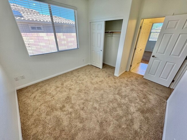 Building Photo - BEAUTIFUL 4 BEDROOM HOME IN GUARD GATED CO...