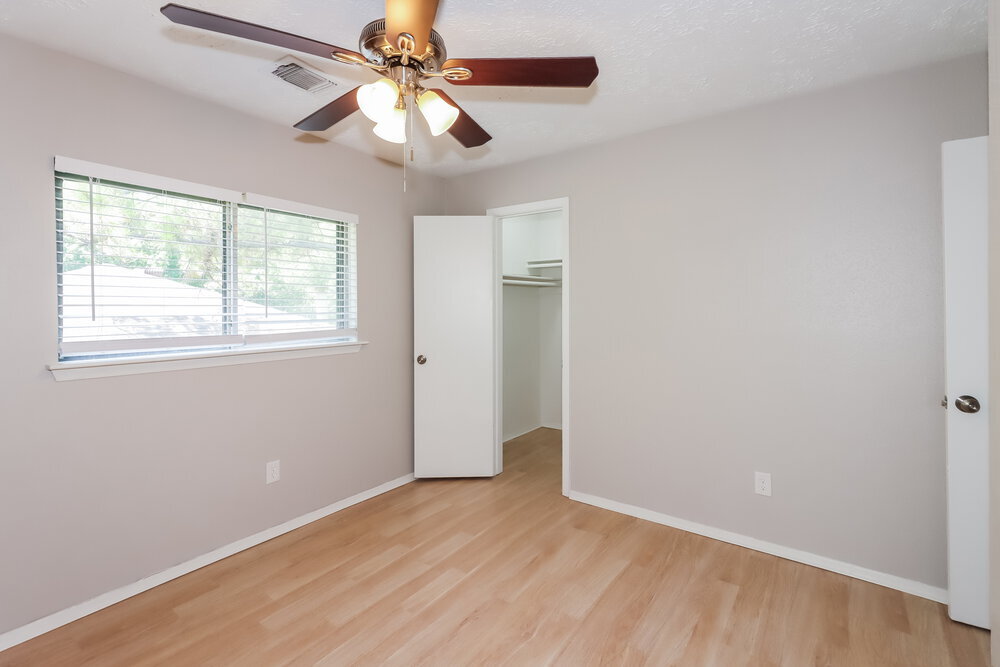 Building Photo - 15818 Gatebriar Dr