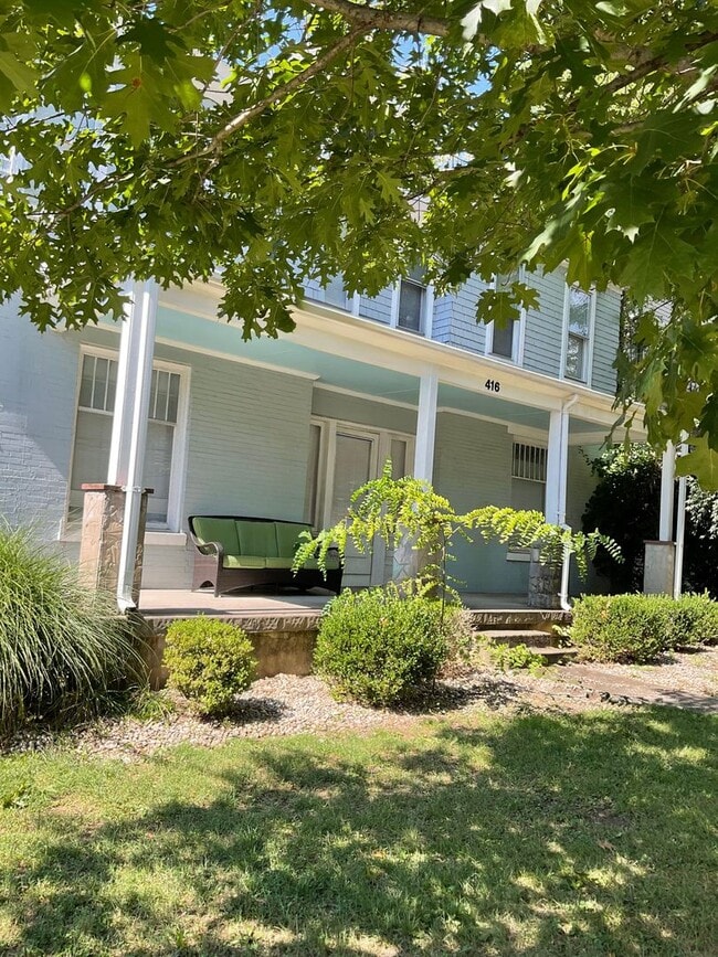 Building Photo - NOW LEASING FOR FALL ‘26