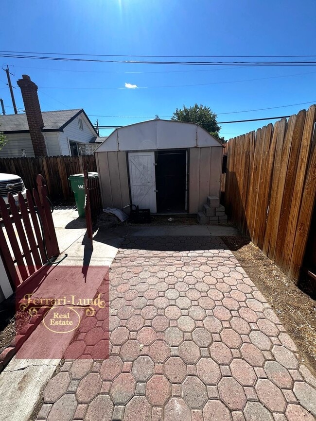 Building Photo - Beautifully renovated tiny home in Sparks ...