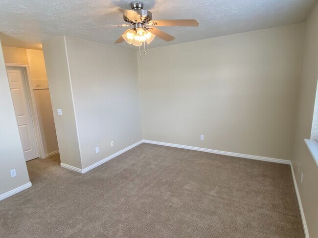 Building Photo - Beautiful 2 Bedroom Condo in North Orem