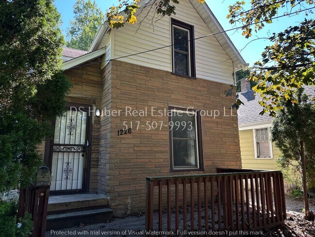 Building Photo - 1226 Clark St