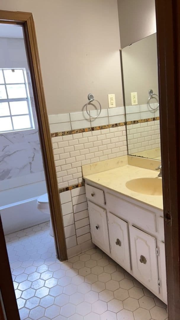 Building Photo - Lovely 3-bedroom,2 bath home for lease