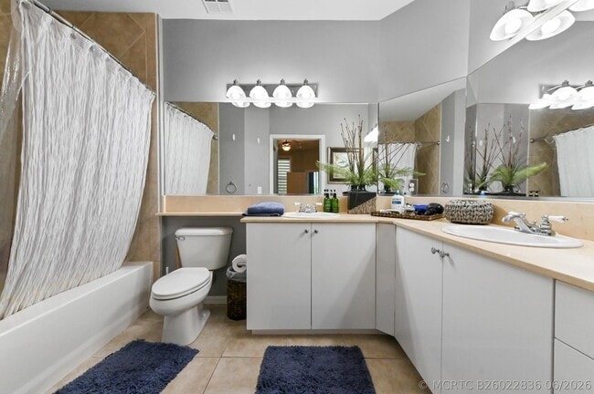 Building Photo - 804 E Windward Way
