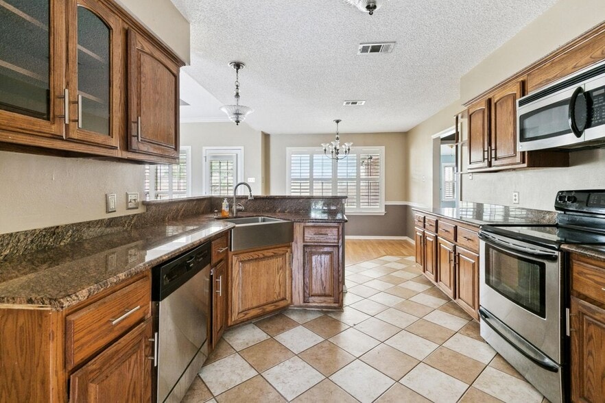 Building Photo - 308 Willowdale Blvd