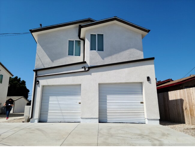 Building Photo - 33(1635)