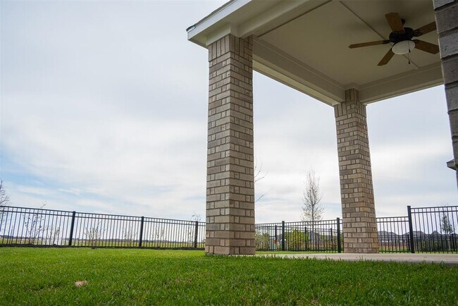 Building Photo - 756 Lake Lacosta Dr