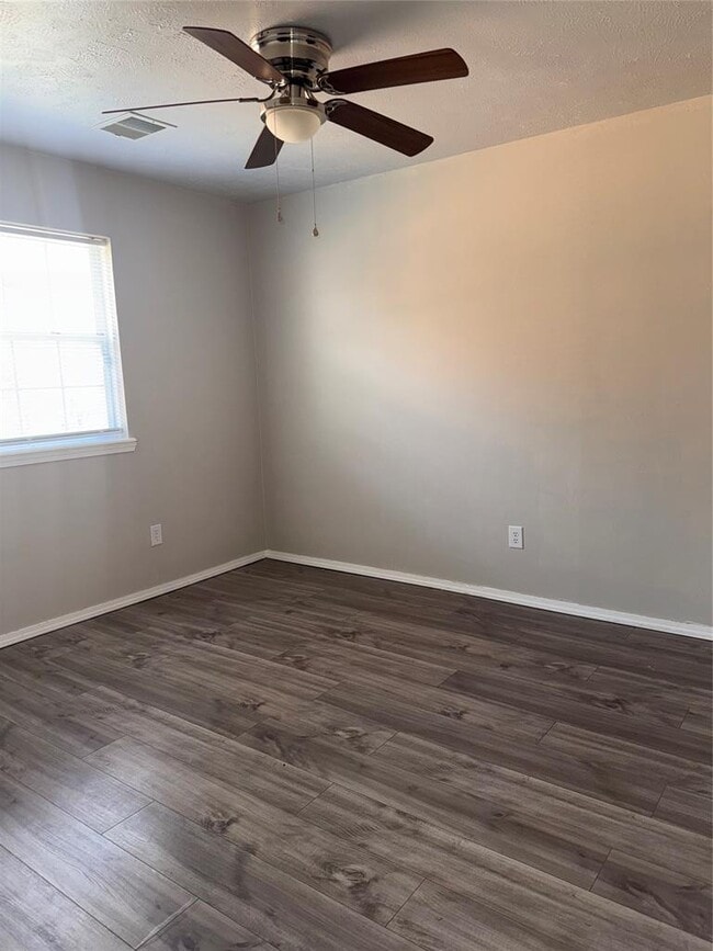 Building Photo - 1137 NW 104th St