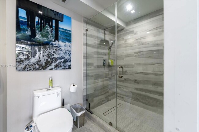 Building Photo - 16546 NE 26th Ave