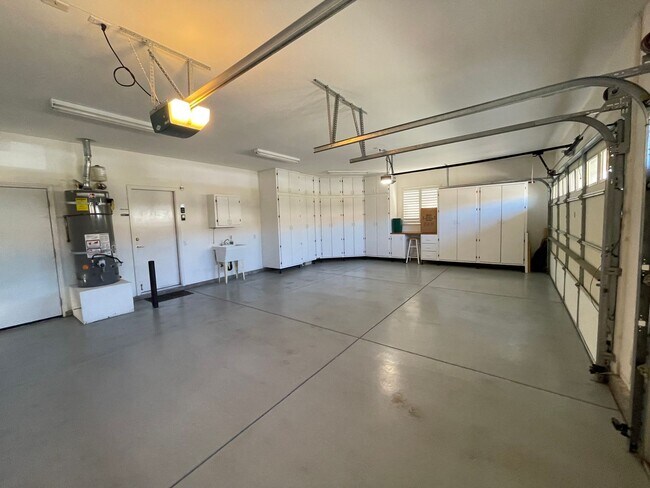 Building Photo - BEAUTIFUL DEL WEBB 55+ ADULT COMMUNITY TAH...