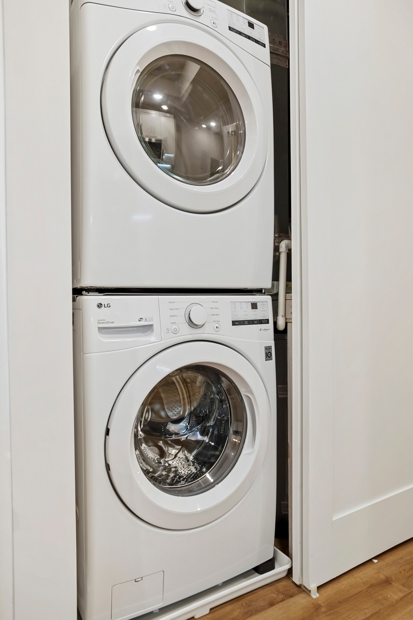 washer dryer in unit - 1213 N 29th St