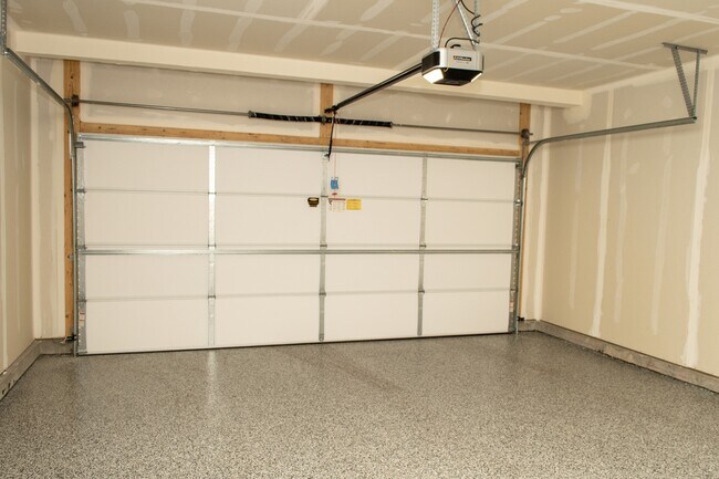Building Photo - 144 W 425 N