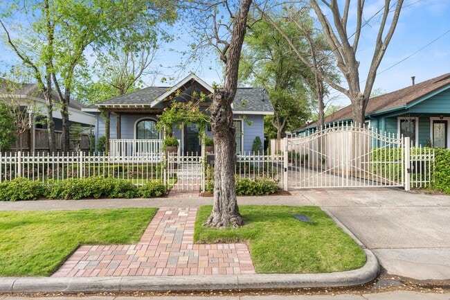 Building Photo - 1116 Nadine St