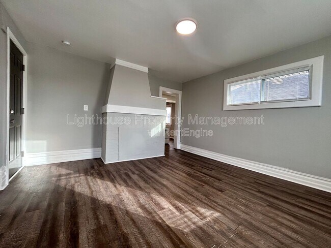 Building Photo - 1000 Cass Ave SE