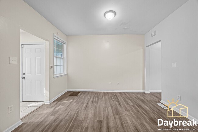 Building Photo - 1709 Le Grand St