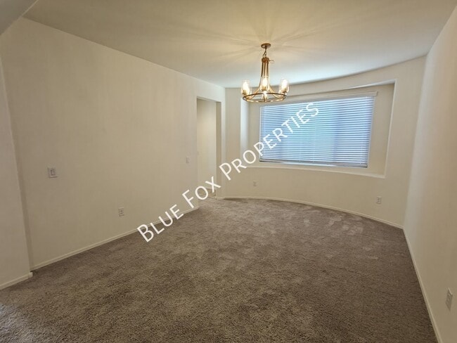 Building Photo - 5525 W Lazy Farm Dr