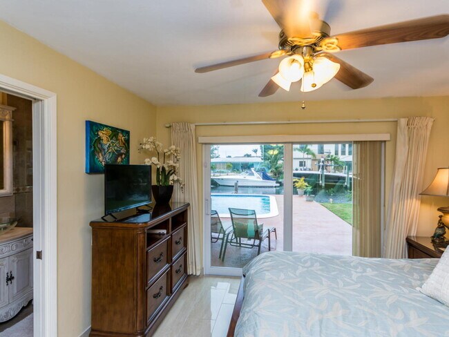 Building Photo - 4930 NE 27th Ave