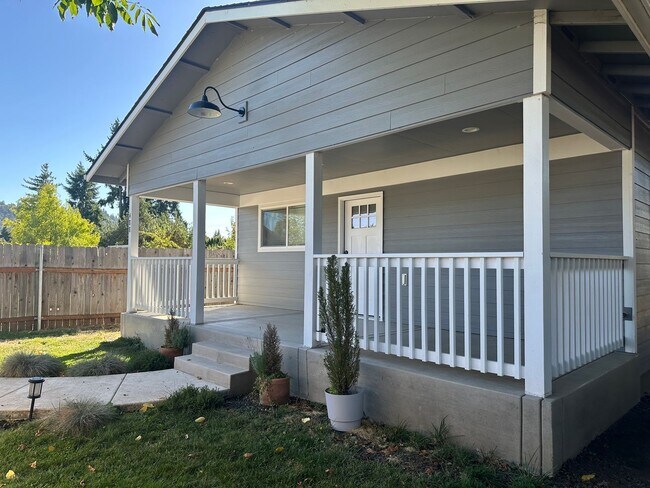 Building Photo - Beautiful 1 bedroom 1 bath house in Springfield!