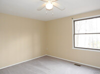 Building Photo - 111 Softwind Cir