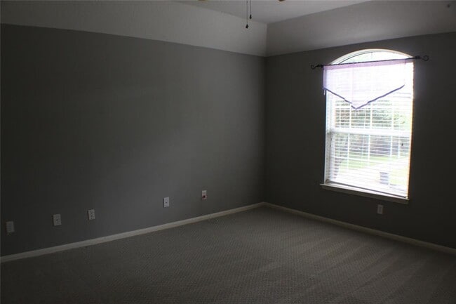 Building Photo - 1718 Heddon Falls Dr